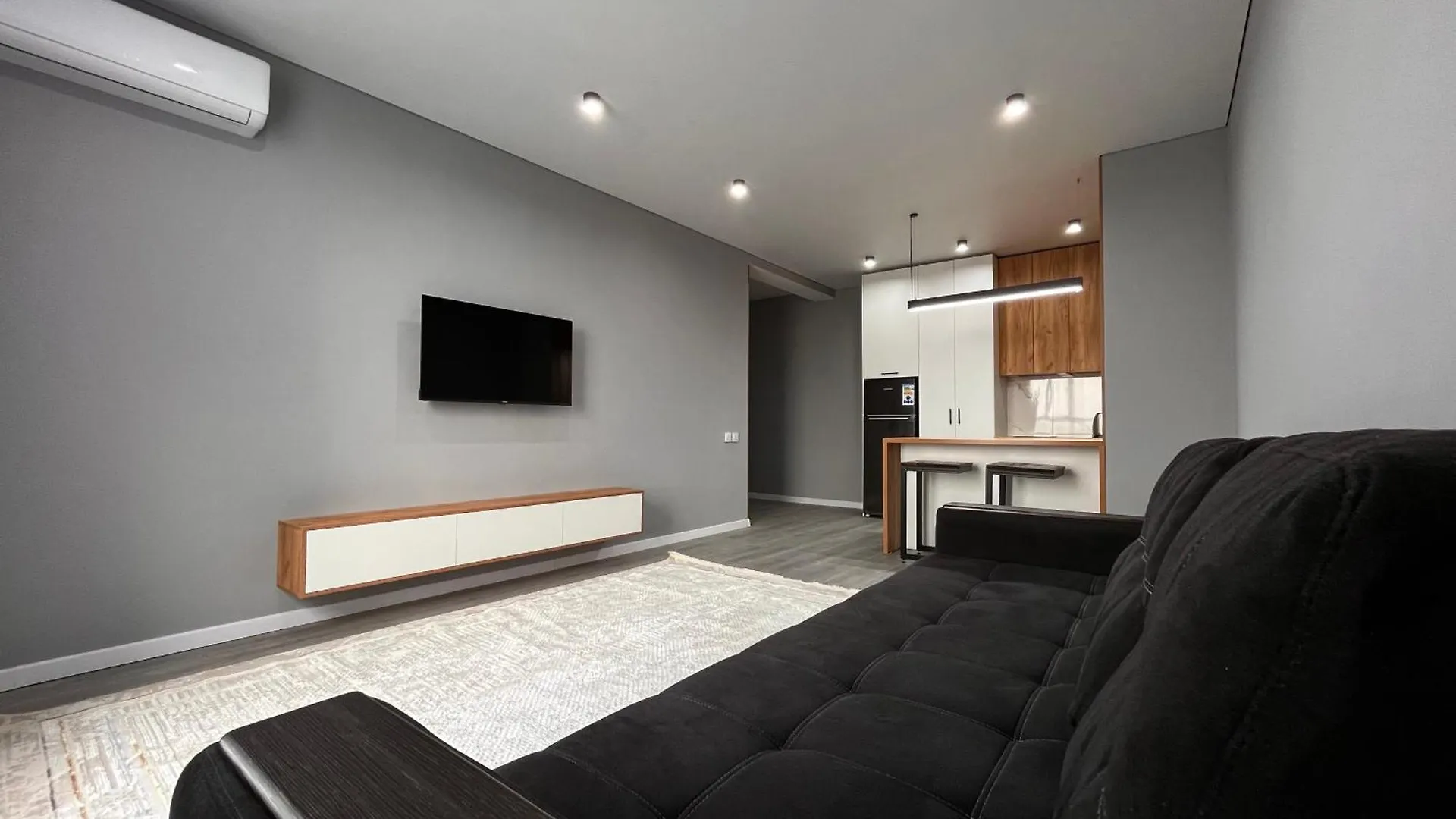 Great Raiymbek Residence 17, 1Br & Drinking Water As A Gift Almaty Kazakhstan