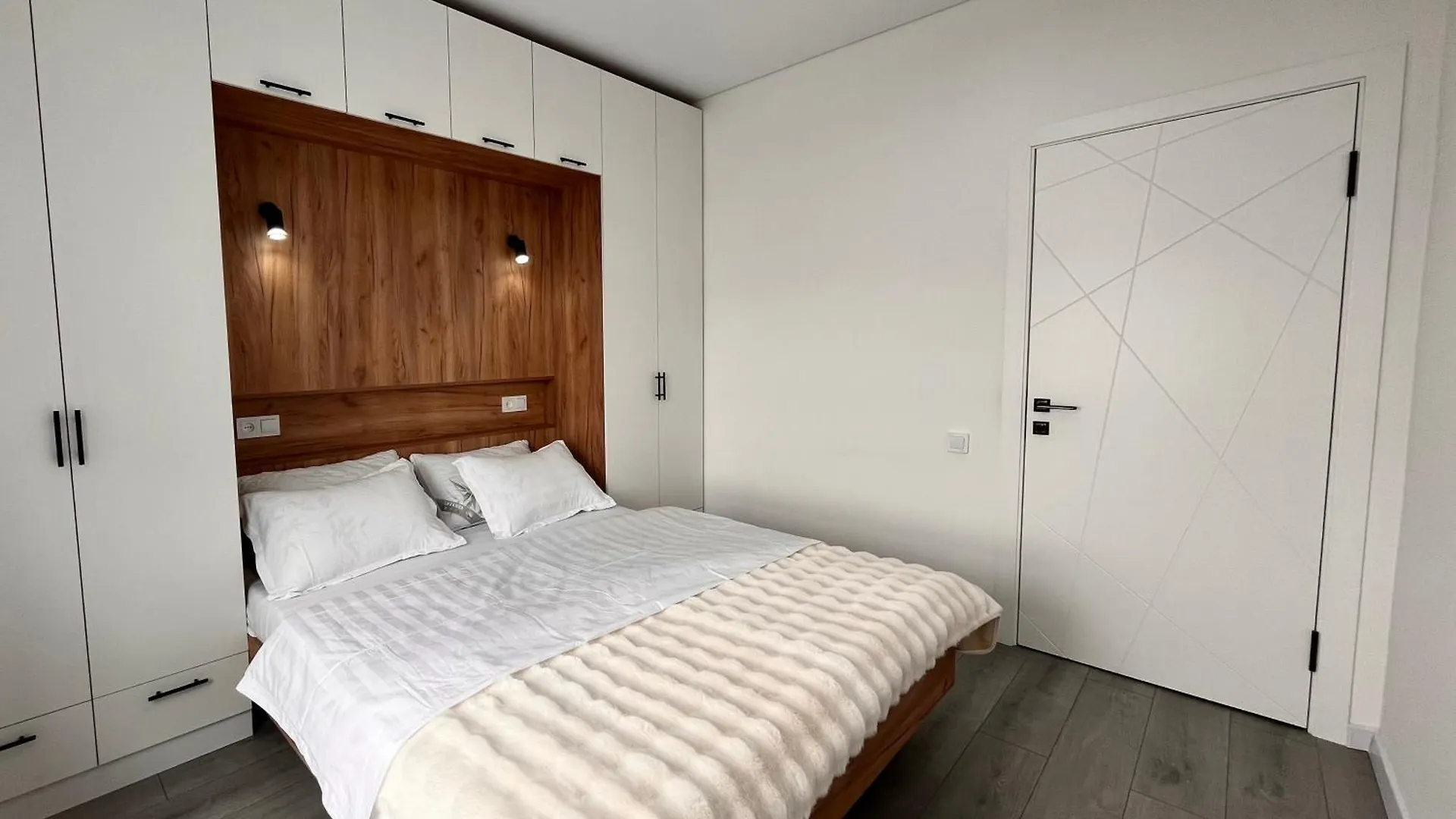 Great Raiymbek Residence 17, 1Br & Drinking Water As A Gift Almaty Apartment