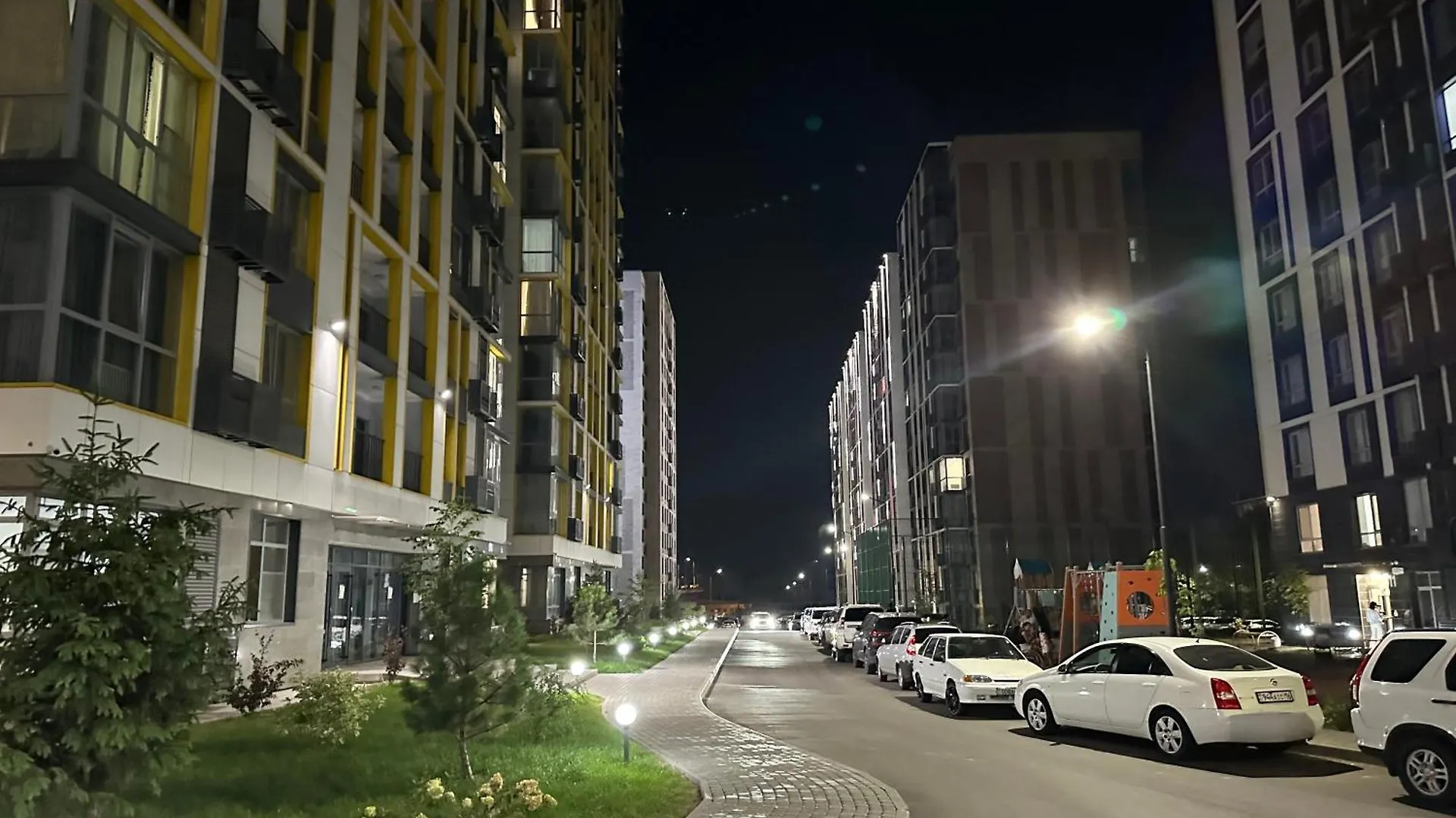 Apartment Great Raiymbek Residence 17, 1Br & Drinking Water As A Gift Almaty Kazakhstan