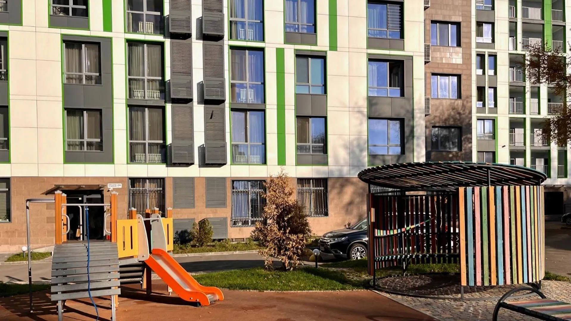 Great Raiymbek Residence 17, 1Br & Drinking Water As A Gift Almaty